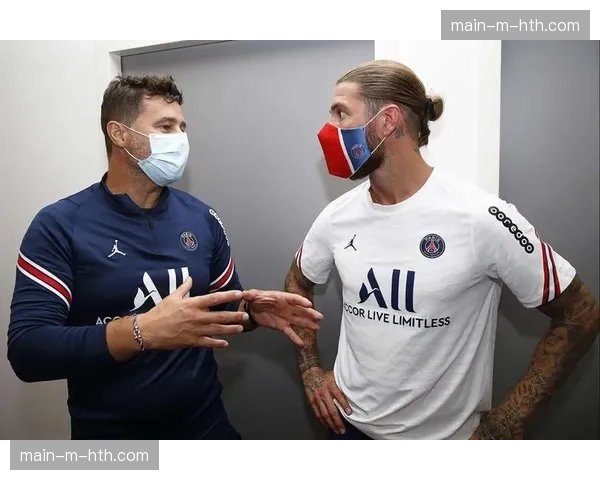 巴黎球员拉莫斯进球后摆出海贼王二档姿势庆祝